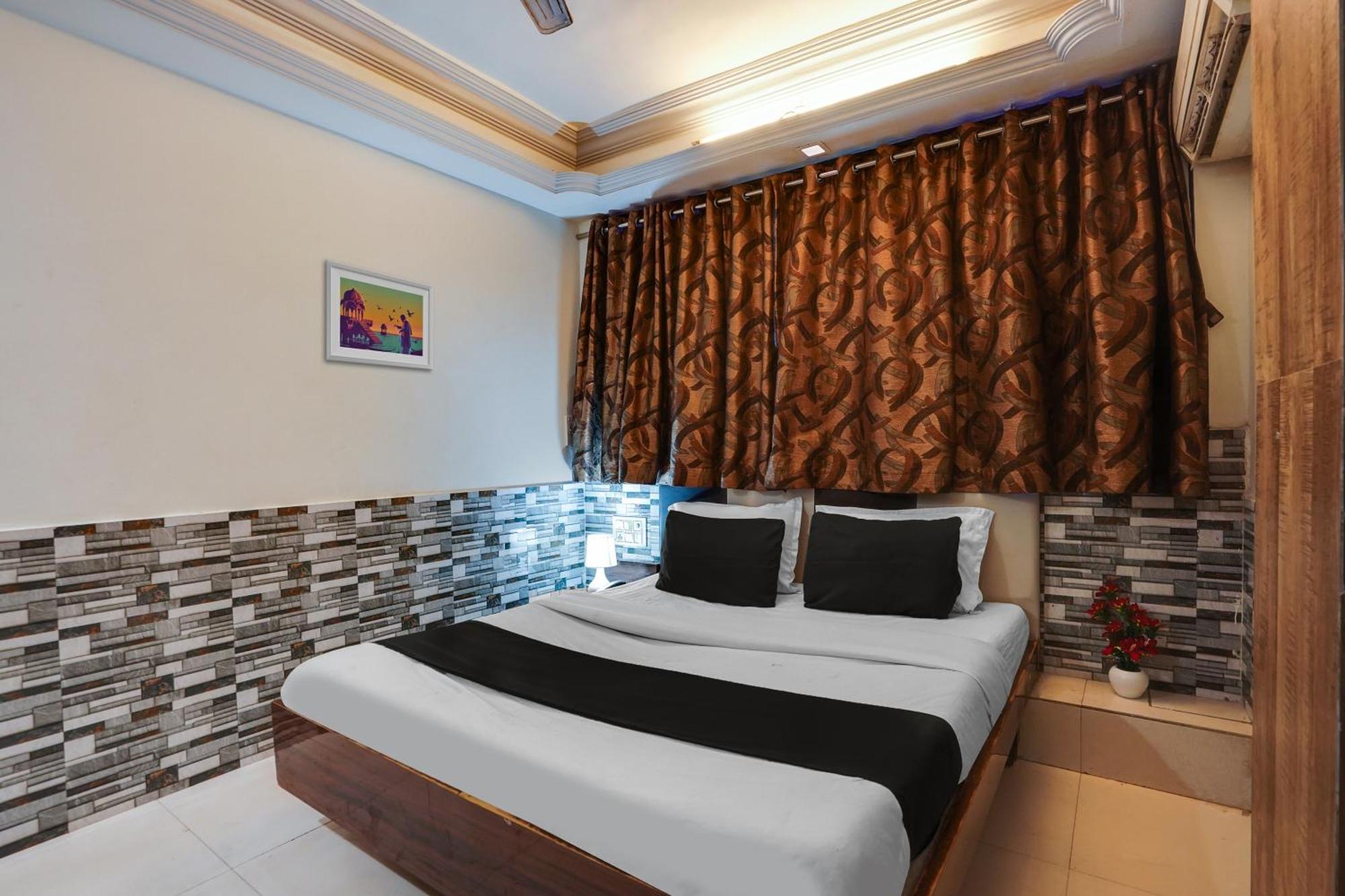 Hotel O Kanchan Palace Ahmedabad Exterior photo