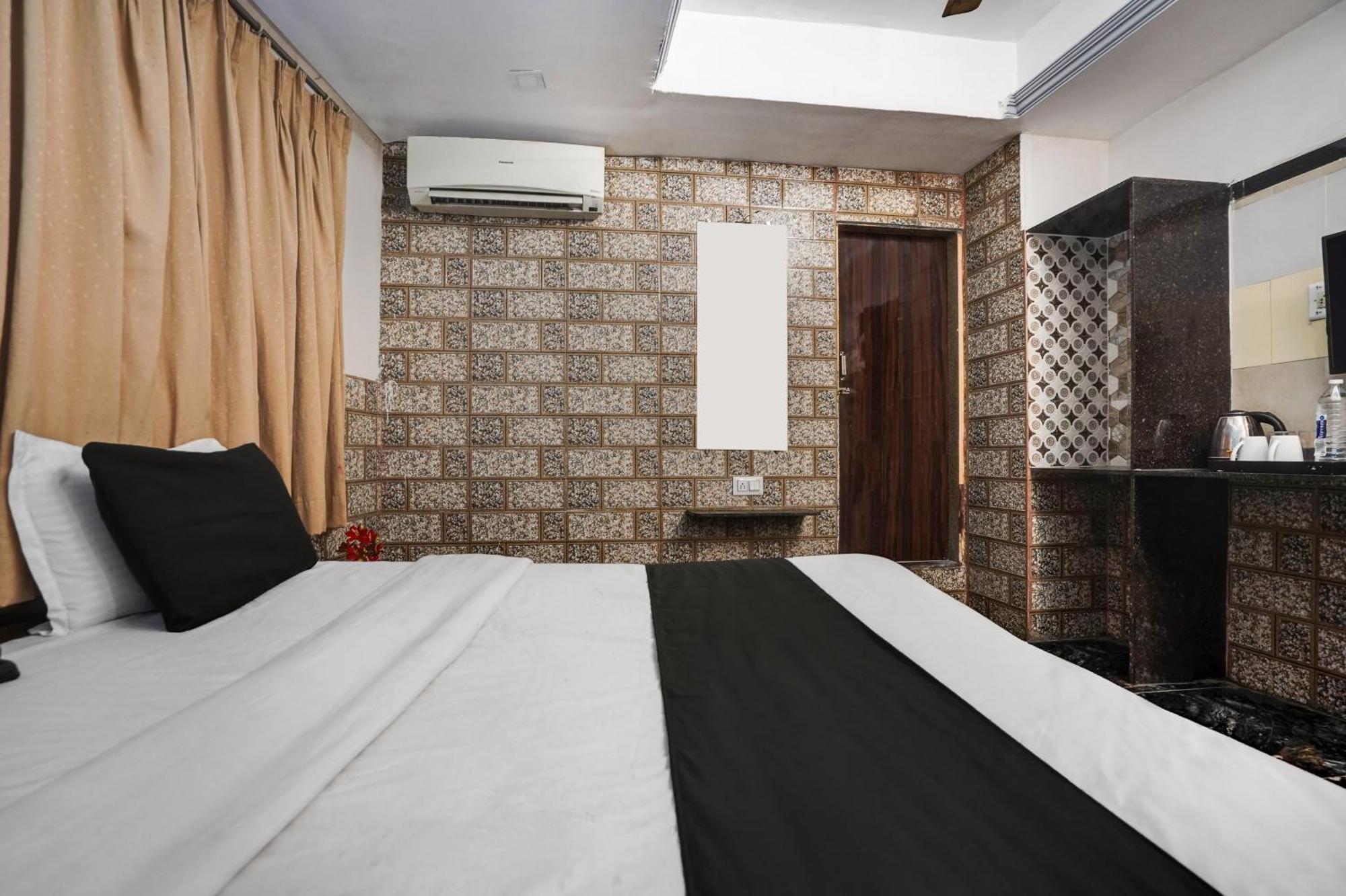 Hotel O Kanchan Palace Ahmedabad Exterior photo